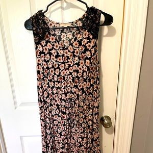 Barely worn loft dress floral size L